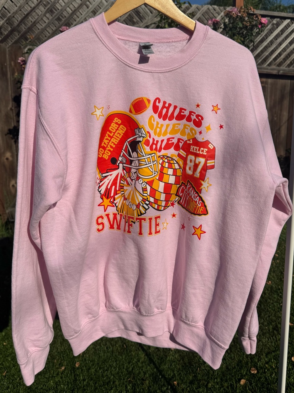 Taylor Swift Swiftie Kansas City Chiefs Pink Pullover Sweatshirt M
